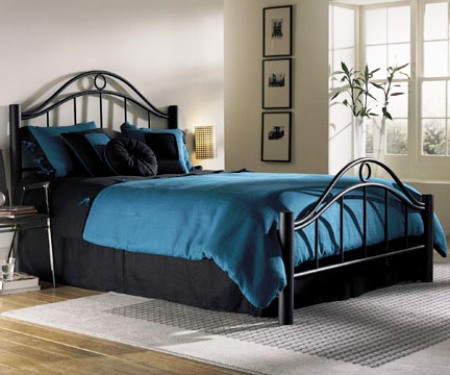 Màu sơn trong phòng ngủ, rèm cửa nên sử dụng màu Xanh lục